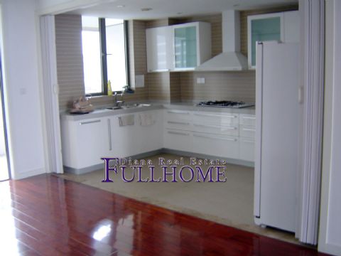 Top Of City - 3 bedroom apartment in Shanghai, People Square, Downtown